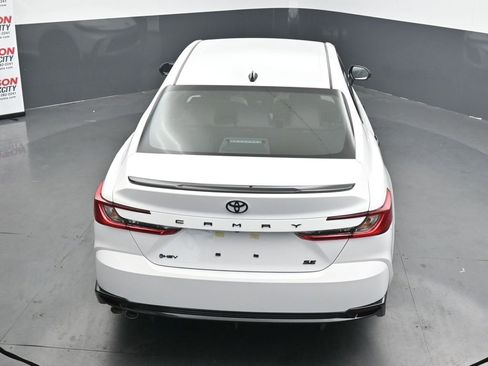 New 2026 Toyota Camry Hybrid FWD image 27