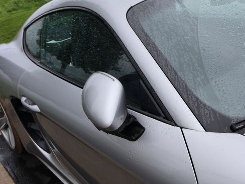 Used 2018 Porsche 718 Cayman S RWD image 7