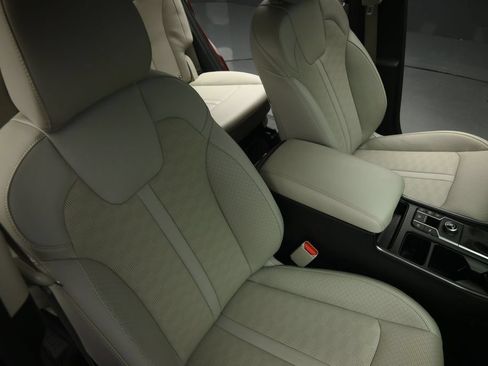 Certified 2025 Kia Sorento S FWD image 57