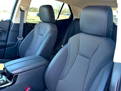 Used 2023 Buick Envision Preferred image 14