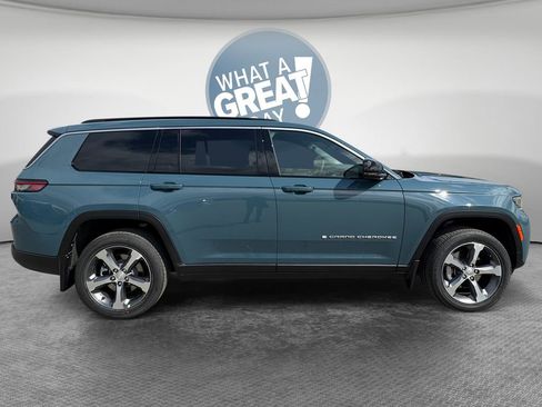New 2026 Jeep Grand Cherokee L Limited w/ Trailer Tow Package AWD/4WD image 2