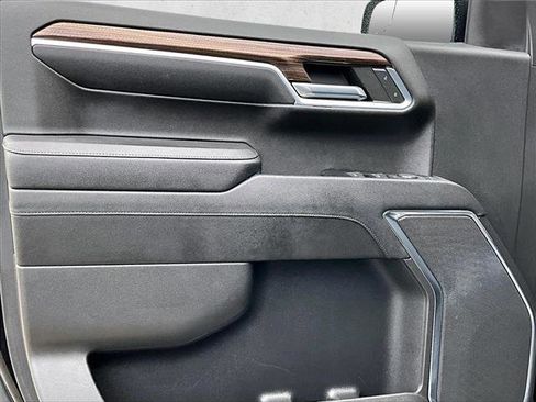 Used 2023 Chevrolet Silverado 1500 LT Trail Boss w/ Protection Package image 17