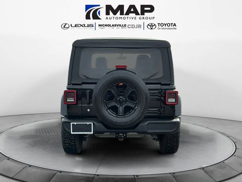 Used 2018 Jeep Wrangler Unlimited Sport image 4