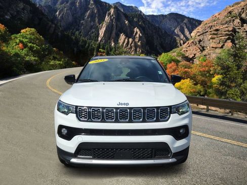 Used 2025 Jeep Compass Limited AWD/4WD image 6