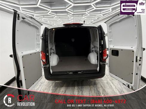 Used 2023 Mercedes-Benz Metris image 6