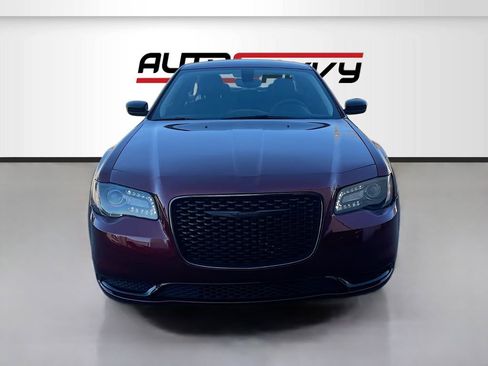 Used 2023 Chrysler 300 Touring w/ Sport Appearance Package RWD image 2