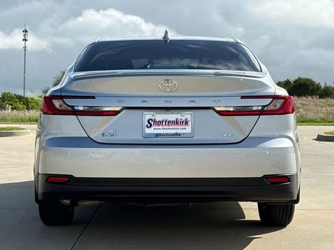 Used 2025 Toyota Camry LE w/ Convenience Package AWD/4WD image 7