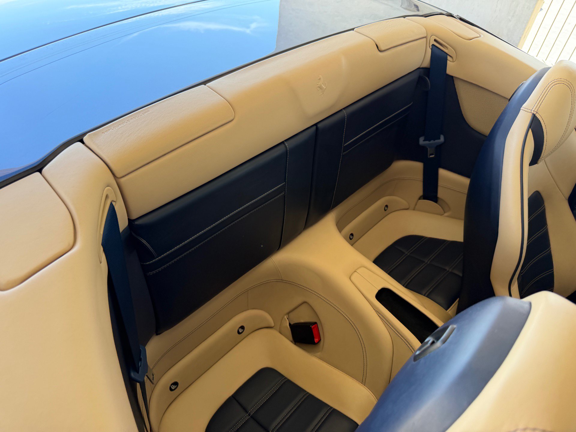 Used 2015 Ferrari California T RWD image 35