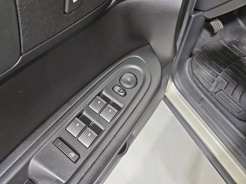 Used 2015 Chevrolet Traverse LT w/ Style and Technology Package FWD image 12