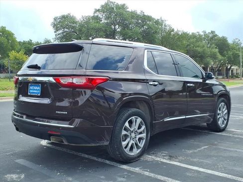 Used 2021 Chevrolet Traverse Premier FWD image 5
