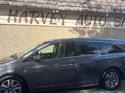 Used 2015 Honda Odyssey Touring Elite image 2