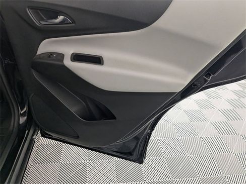 Used 2020 Chevrolet Equinox LT image 31