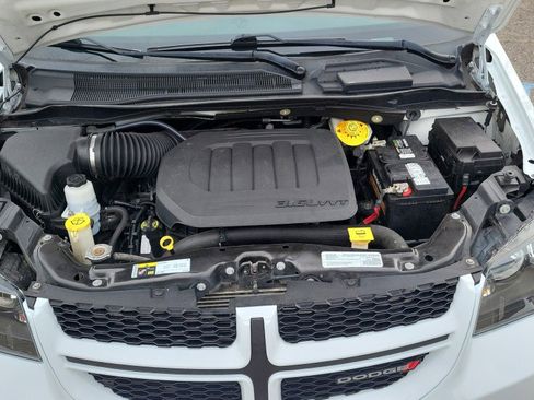 Used 2019 Dodge Grand Caravan GT image 39
