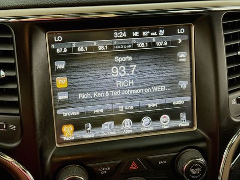 Used 2016 Jeep Grand Cherokee Limited w/ Luxury Group II AWD/4WD image 18