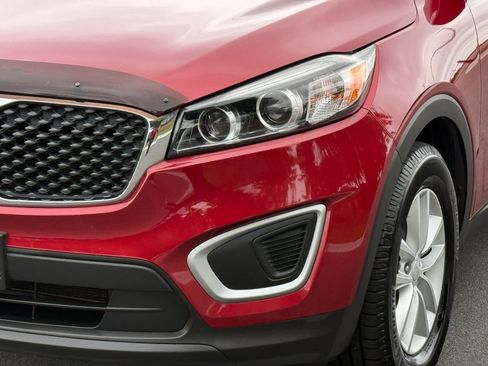 Used 2018 Kia Sorento FWD image 10