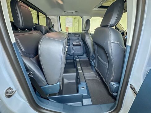 New 2025 Ford Maverick Lariat w/ Black Appearance Package image 4