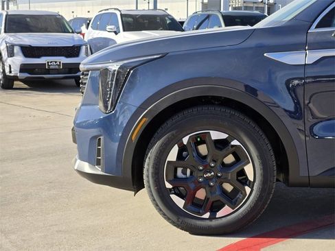 New 2026 Kia Sorento S w/ S Panoramic Sunroof Package FWD image 5