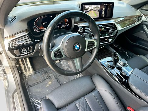 Used 2023 BMW 540i w/ M Sport Package image 9