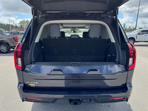 New 2025 Ford Expedition Active image 18