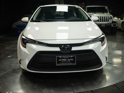 Used 2023 Toyota Corolla LE FWD image 3
