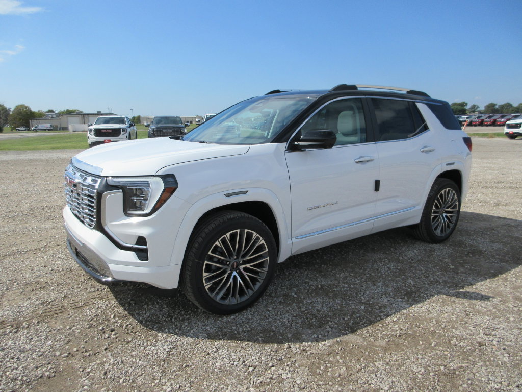 New 2027 GMC Terrain Denali w/ LPO, Black Badging Package AWD/4WD image 7