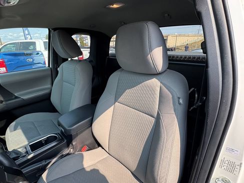 Used 2022 Toyota Tacoma SR AWD/4WD image 18