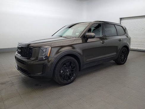 Used 2022 Kia Telluride EX w/ EX Premium Package AWD/4WD image 2