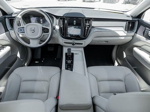 Used 2023 Volvo XC60 B5 Core AWD/4WD image 19
