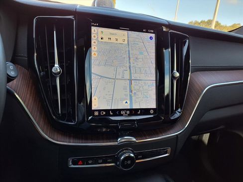 Certified 2023 Volvo XC60 B5 Ultimate w/ Protection Package Premier image 26