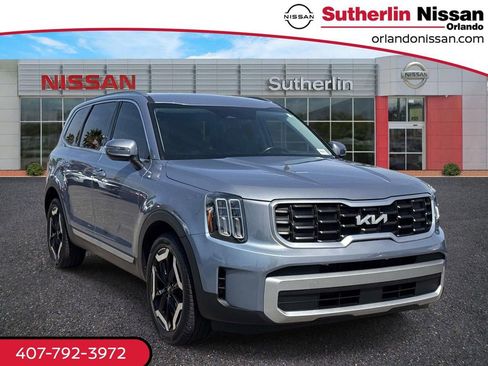 Used 2023 Kia Telluride S AWD/4WD image 1