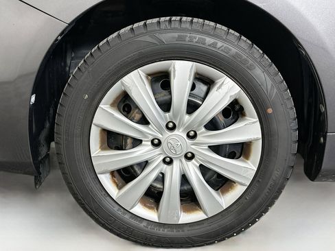 Used 2012 Toyota Corolla LE FWD image 11