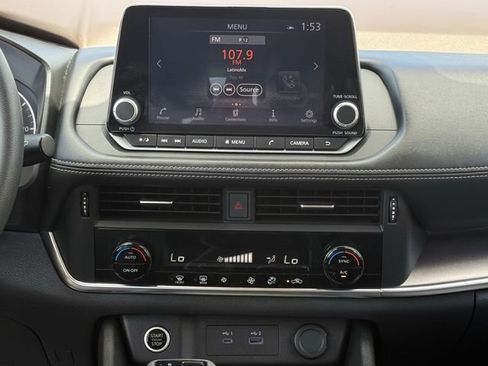Used 2023 Nissan Rogue SV FWD image 16