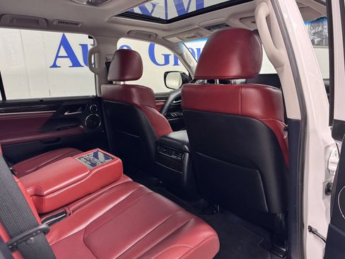 Used 2016 Lexus LX 570 4WD w/ Luxury Package image 15