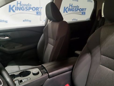 Used 2024 Nissan Rogue SV image 20