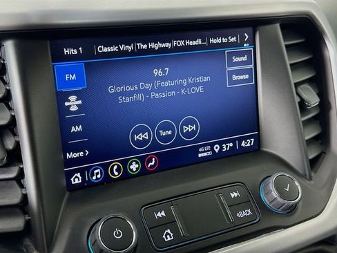 Used 2023 GMC Acadia SLE w/ Driver Convenience Package image 17