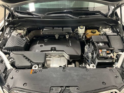 Used 2017 Buick Envision Essence image 11