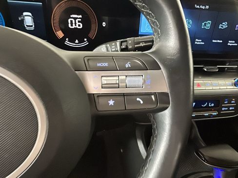 Used 2025 Hyundai Kona SEL FWD image 20