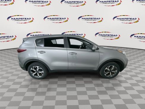 Used 2021 Kia Sportage LX AWD/4WD image 9