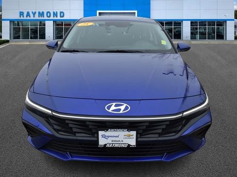 Used 2025 Hyundai Elantra SEL FWD image 9