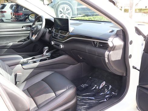 Used 2024 Nissan Altima 2.5 SR w/ SR Premium Package FWD image 26