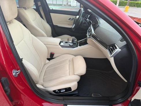 Used 2019 BMW 330i xDrive Sedan w/ Driving Assistance Package image 17