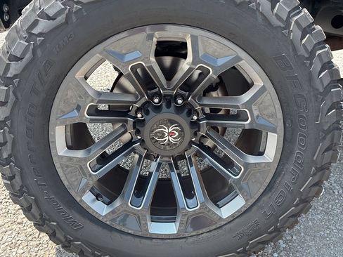 Used 2022 Ford F250 Lariat w/ Black Appearance Package AWD/4WD image 15