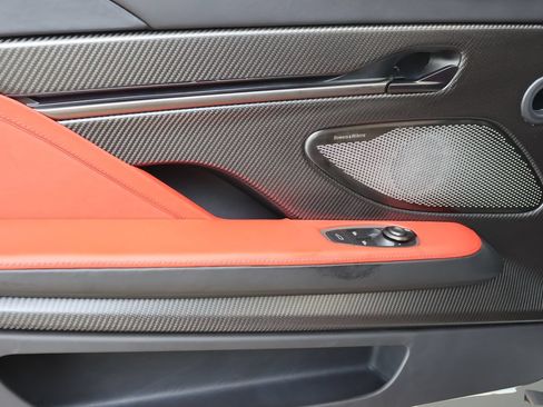 Used 2025 Aston Martin Vanquish RWD image 9