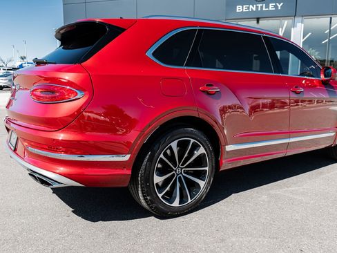 Certified 2024 Bentley Bentayga Extended Wheelbase AWD/4WD image 13