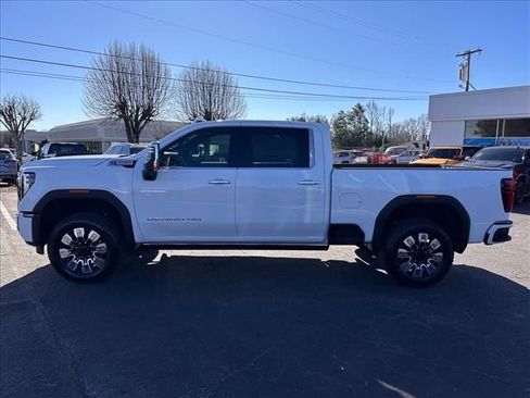 New 2026 GMC Sierra 2500 Denali w/ Denali Reserve Package image 7