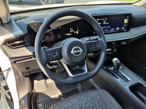 Used 2026 Nissan Kicks SV w/ Charging Package FWD image 16