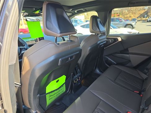 Used 2025 BMW X3 xDrive30i w/ Premium Package image 32