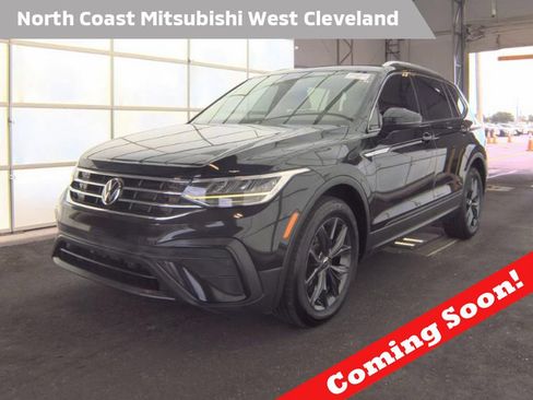 Used 2023 Volkswagen Tiguan SE FWD image 1