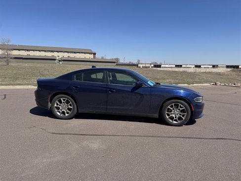 Used 2016 Dodge Charger SXT image 4
