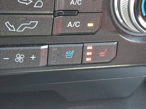 Used 2017 Ford F150 Lariat w/ Equipment Group 502A Luxury AWD/4WD image 26